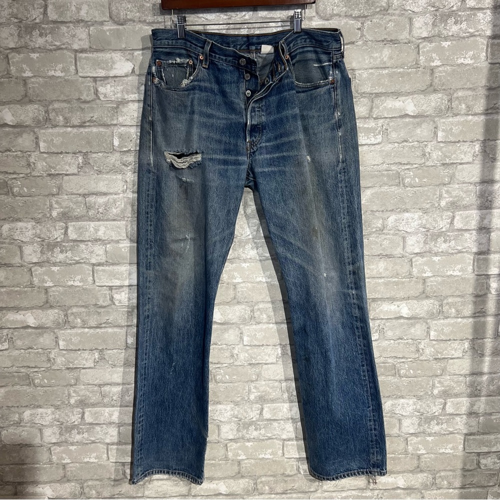 36x36 Vintage 90s Y2K Levi's 501Button Fly Medium Wash Dad Jeans *Flawed*